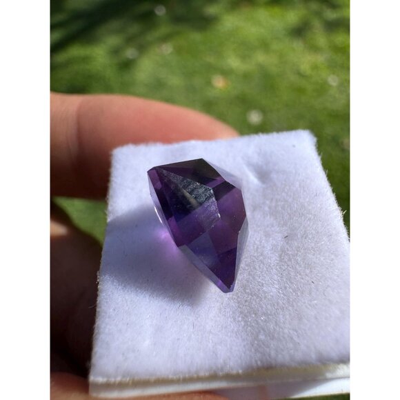 4.04 Amethyst from Rwanda - Cut by Ravenstein Gems - Picture 5 of 7